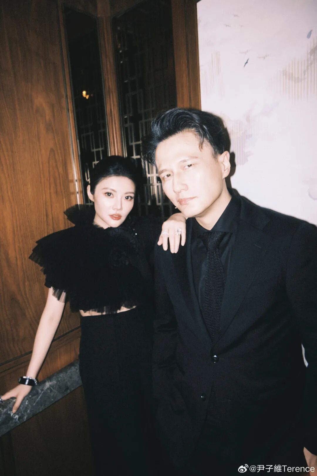 徐冬冬尹子维订婚消息_娱乐圈明星婚纱照_徐冬冬尹子维婚纱照