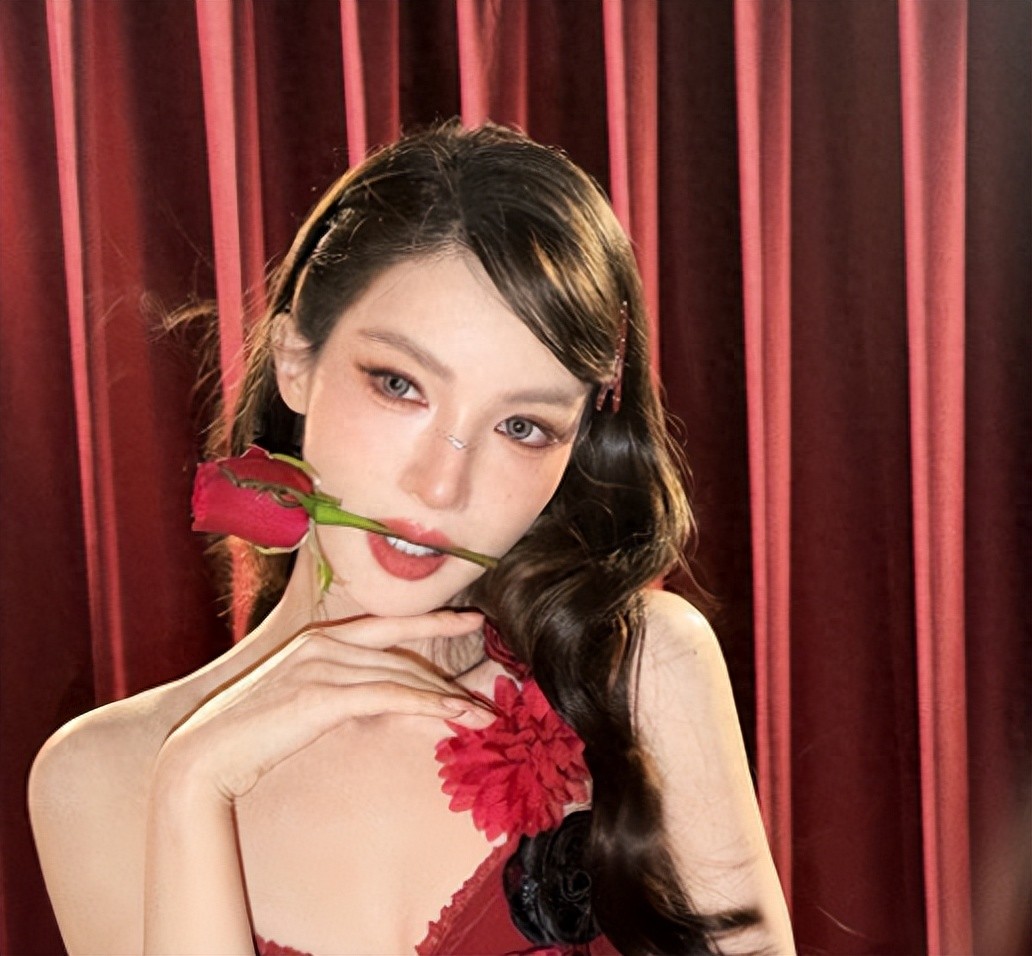 红裙热舞造型_金晨最新妆容_女明星 发型