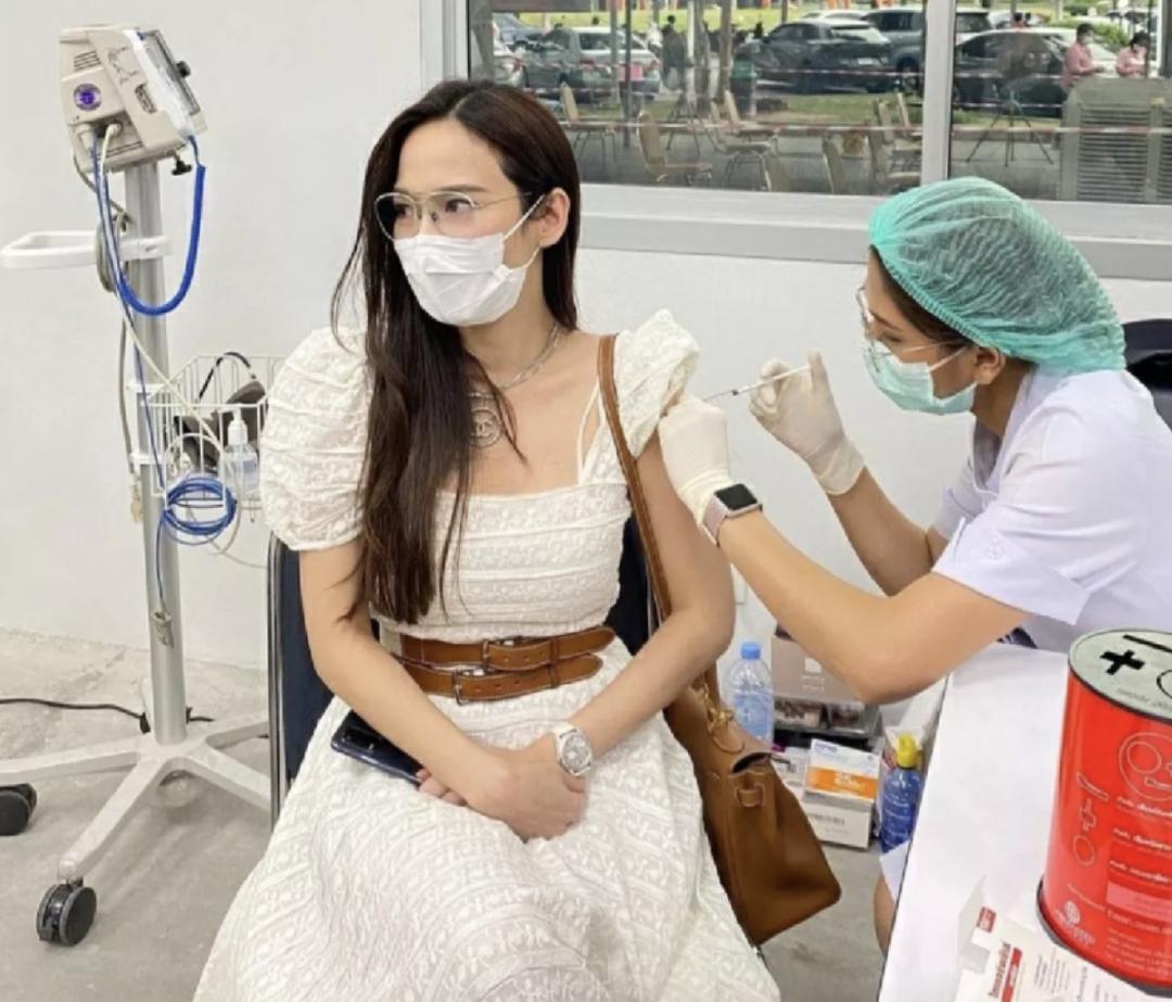 帕德容琶·砂楚_泰国女明星aom_泰国性感女星Aump